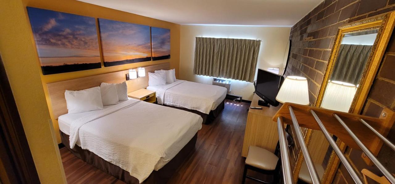 Days Inn By Wyndham Rockford I-90 Casino District Eksteriør bilde