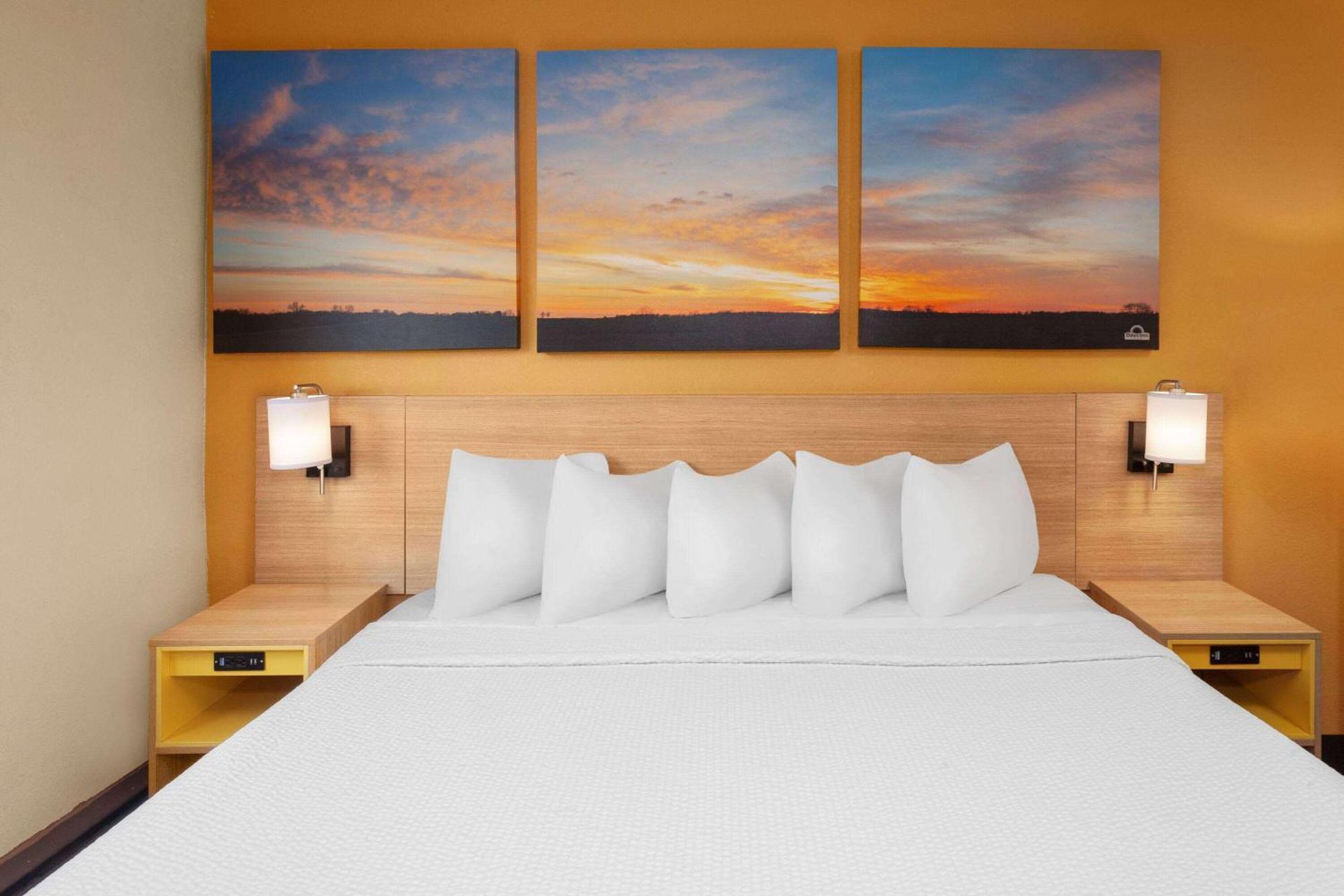 Days Inn By Wyndham Rockford I-90 Casino District Eksteriør bilde