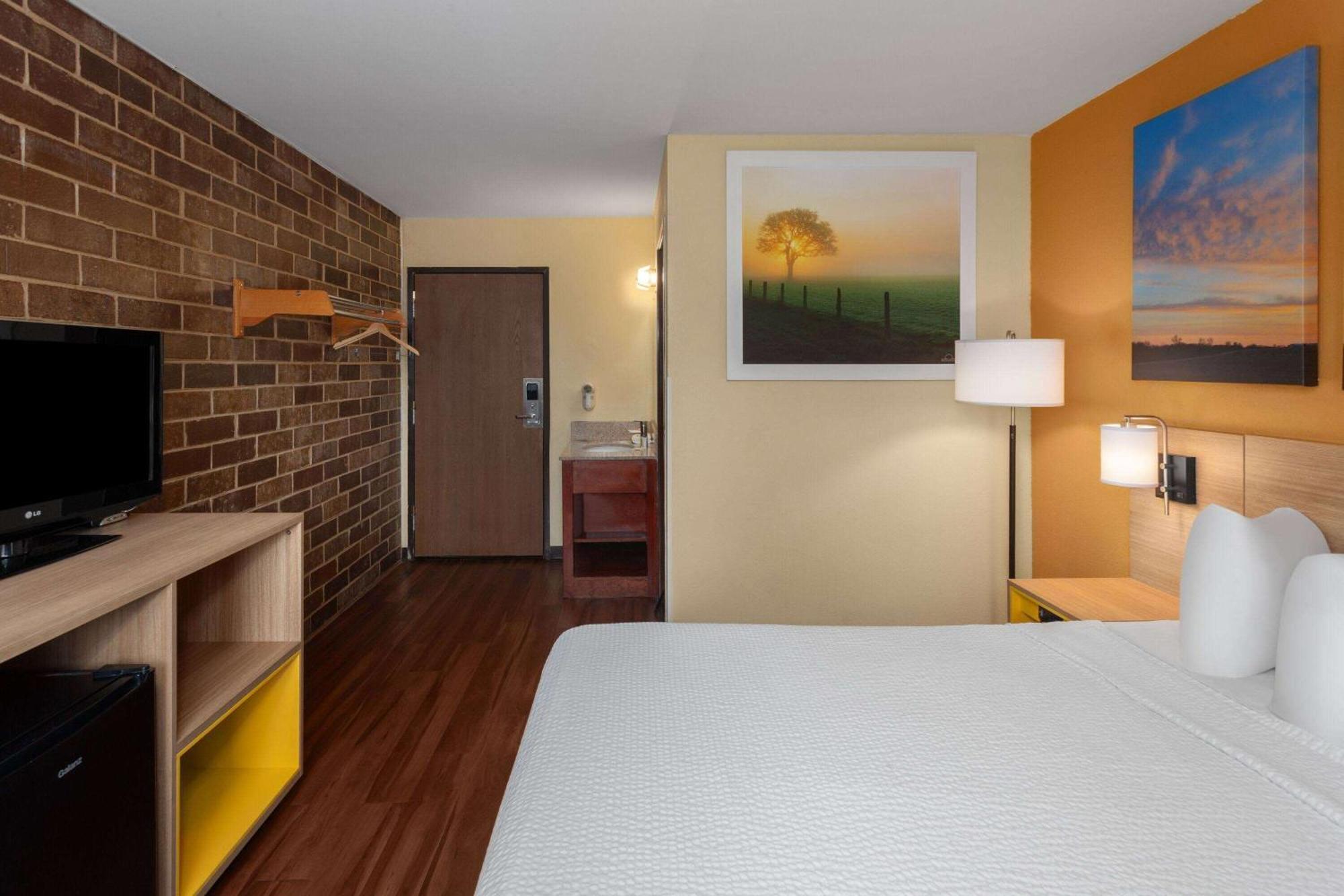 Days Inn By Wyndham Rockford I-90 Casino District Eksteriør bilde