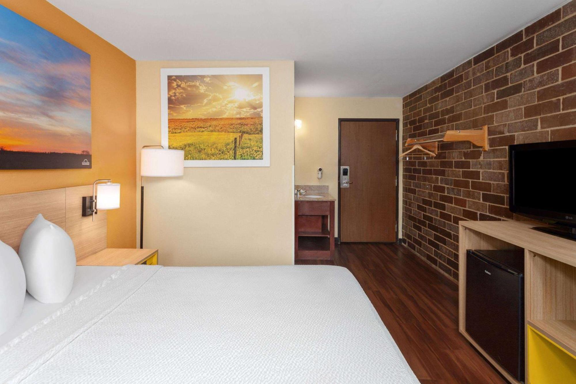 Days Inn By Wyndham Rockford I-90 Casino District Eksteriør bilde