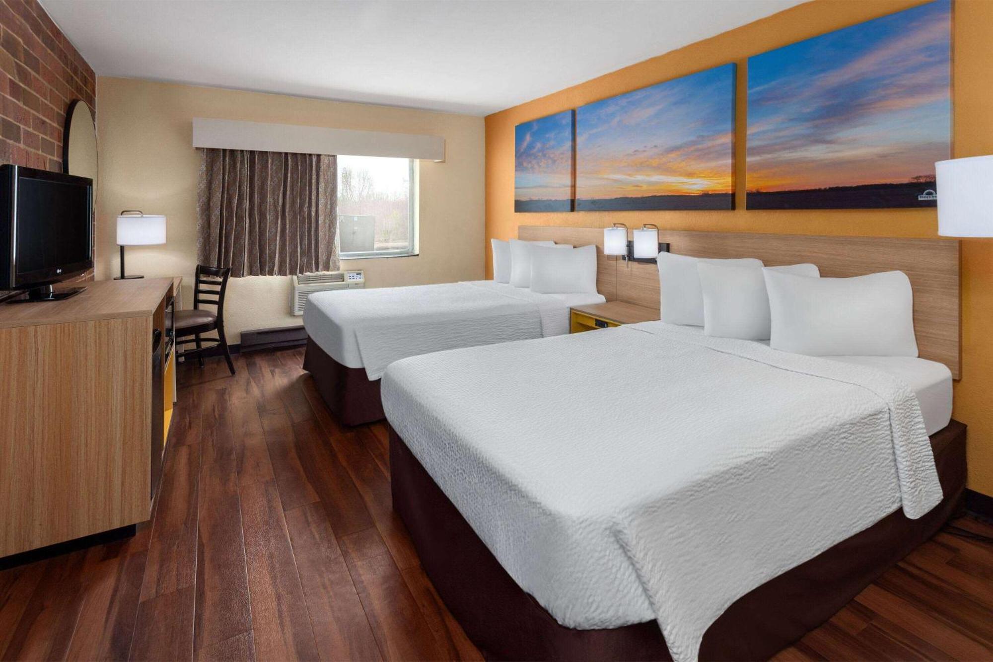 Days Inn By Wyndham Rockford I-90 Casino District Eksteriør bilde