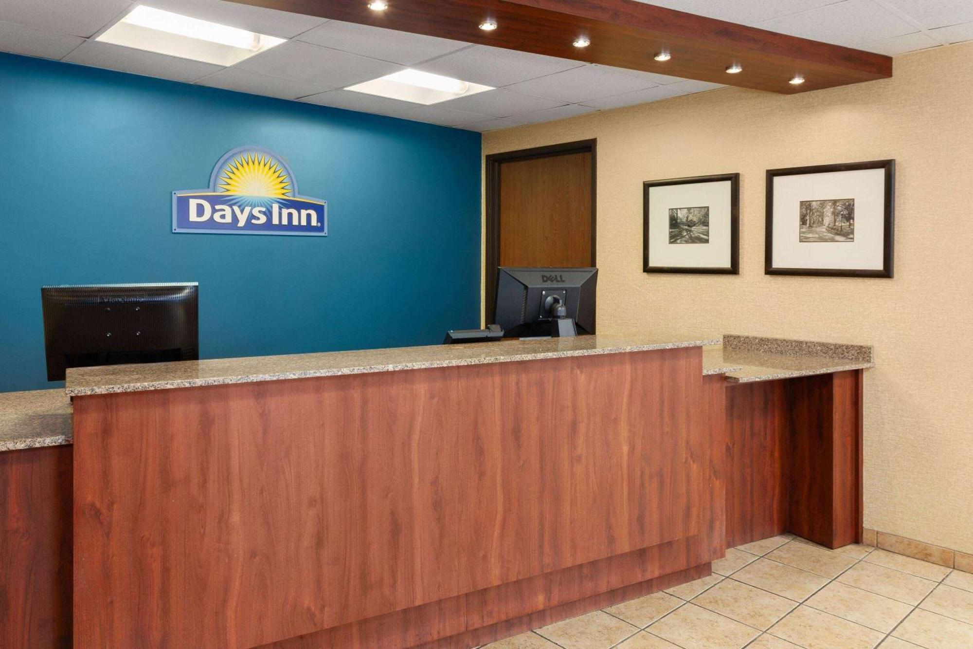 Days Inn By Wyndham Rockford I-90 Casino District Eksteriør bilde